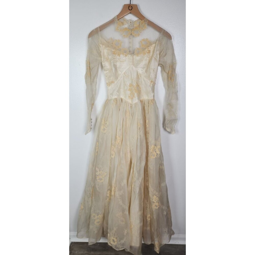 Vtg. Ivory Women's Sz. Fit & Flare Long Sleeve Full Skirt Wedding Dress